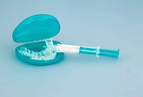 an example of a take home teeth whitening kit